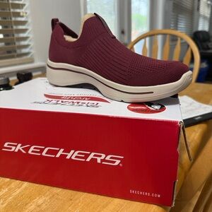 Skechers Slip-On Knit Sneaker in Burgundy and Cream